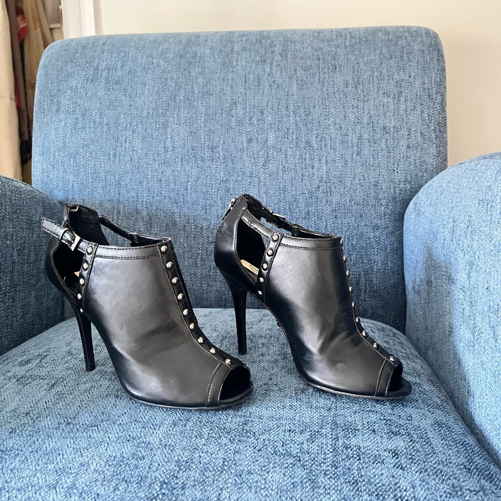 Vera Wang Black Studded Heels